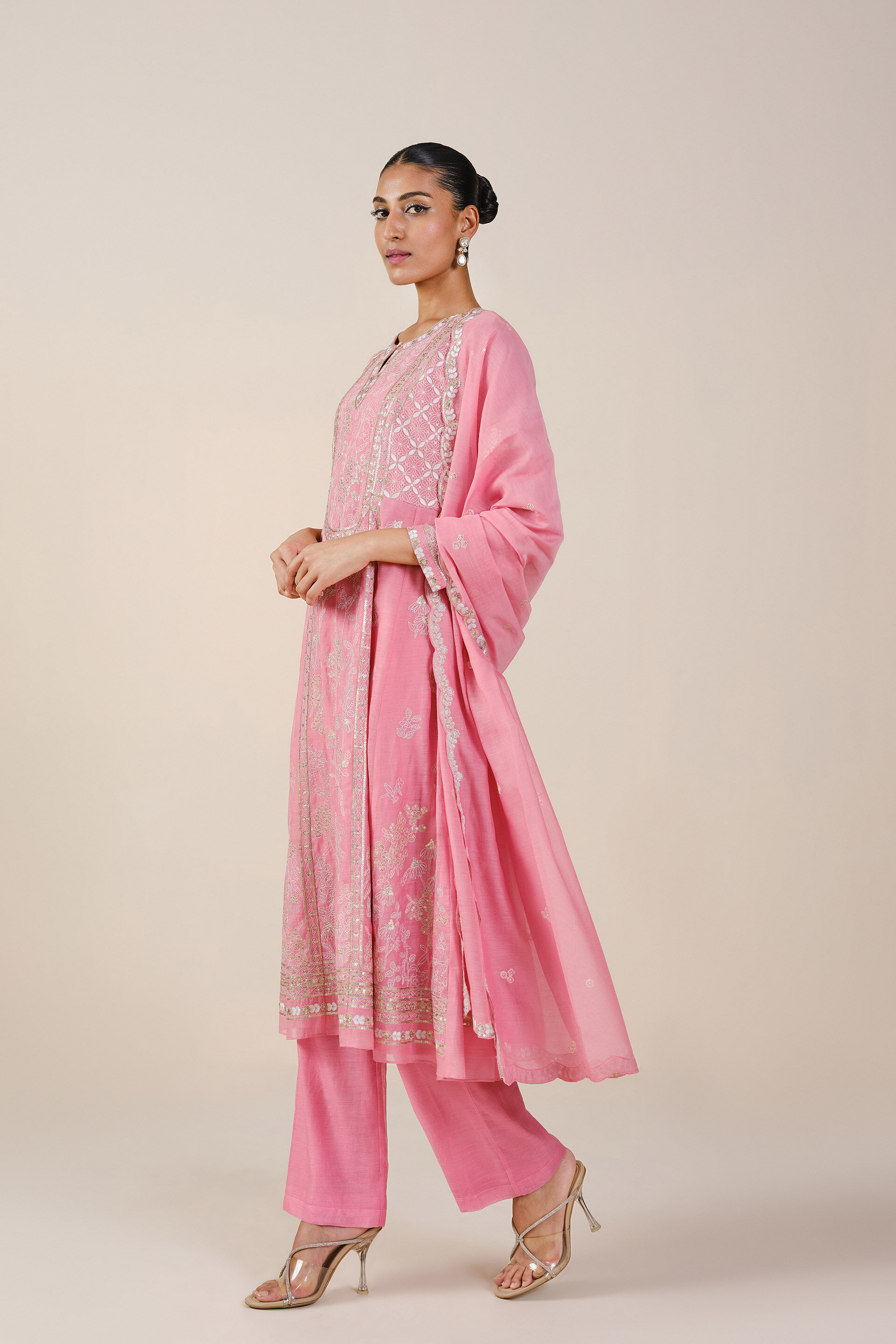 Anita dongre suits online hotsell
